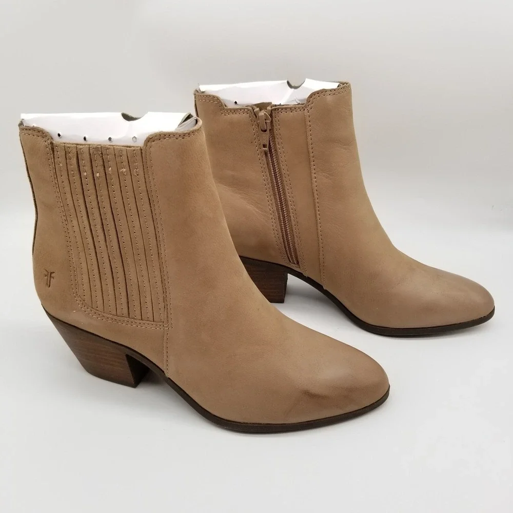 Frye Women Sandra Ankle‎ Boots Booties Sz 9 M Taupe Leather Side Zip Block Heel